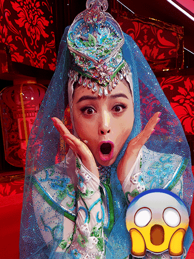 华妃表情包整活！一人分饰猴年春晚一家五口，这波操作太会玩