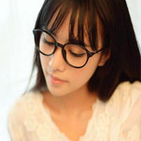眼镜美女头像合集 34张好看的女生头像来啦