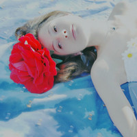 48张带回忆感的伤感女生头像合集