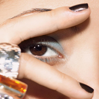 36张氛围感拉满！带眼部细节的丧系女生QQ头像合集