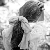 28张黑白女生背影头像 自带孤独伤感氛围感的QQ头像