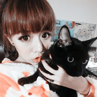 女生抱狗狗的暖心头像合集 29张治愈感拉满