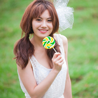 48张清纯穿背心女生头像合集 拿来当头像刚好