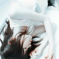 47张氛围感拉满！女生躺着的唯美头像合集