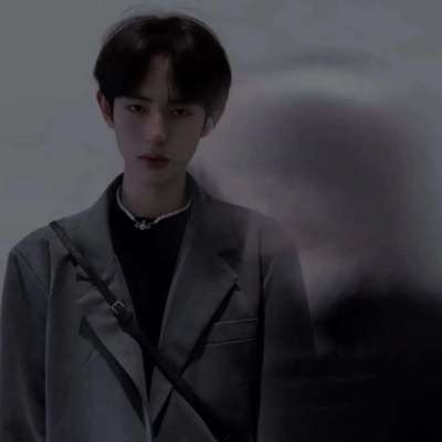 8张氛围感拉满的真人冷酷情侣头像，一男一女超适配