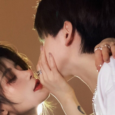 氛围感拉满！16张真人欲系情侣头像合集