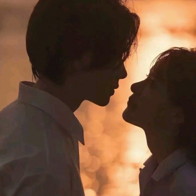 16张氛围感拉满的真人情侣头像