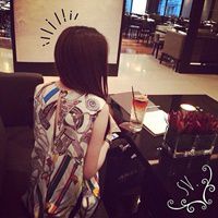 新款女生背影真人头像 共48张可选