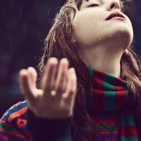 冬日氛围感拉满！18张戴围巾的女生头像合集