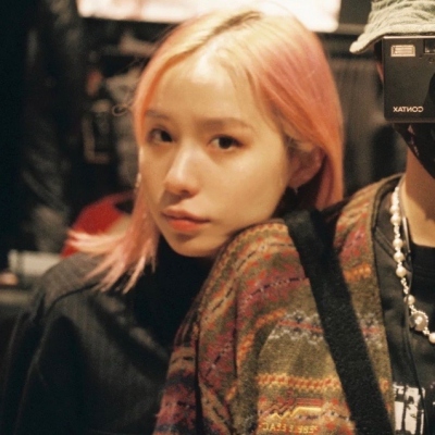 ins风高级感真人情侣头像 高清甜妹款共10张