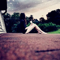 32张氛围感拉满！伤感蹲姿抱膝女生头像合集