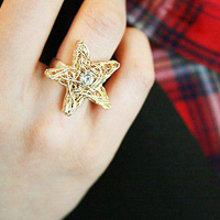 女生手戴戒指的唯美头像合集 36张好看的女生头像来啦