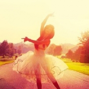 48张氛围感拉满的女生微信头像，每张都自带诗意滤镜