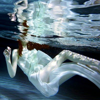 48张氛围感拉满的女生伤感唯美头像 适合QQ换头像用