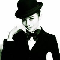 女生小胡子头像合集 22张可爱风格女生头像