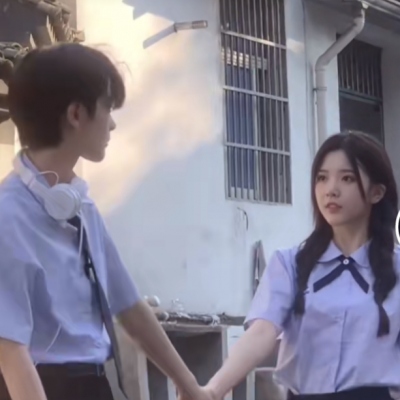 5月学生党专属一左一右情侣头像合集 共19张