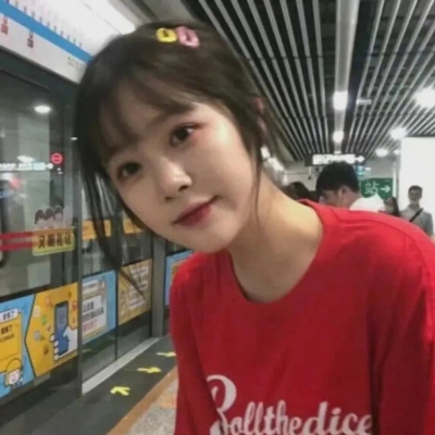 ins上爆红的一男一女真人情侣头像合集（10张）