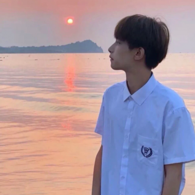 学生党专属！14张低调不显眼的真人情侣头像合集