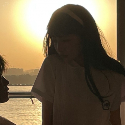 ins风双人左右配对情侣头像 8张高清无水印