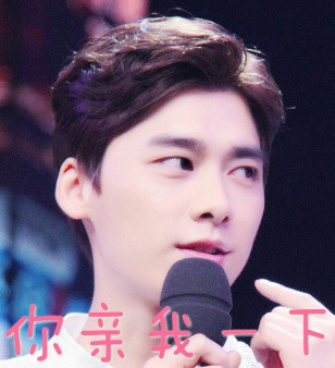 聊天斗图必备！李易峰专属表情包合集