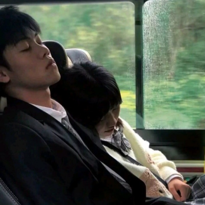 16张氛围感拉满的真人情侣头像