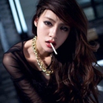 超拽霸气！47张叼烟女生头像合集
