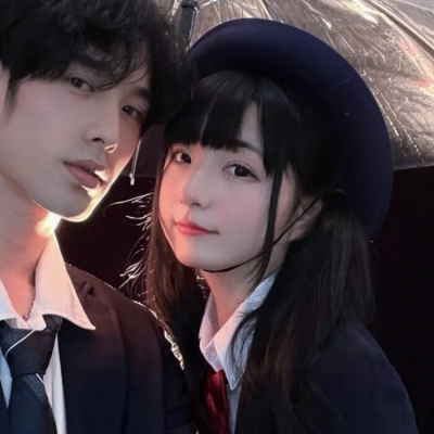 12组真人甜蜜情侣头像 一男一女两张一套