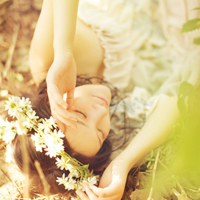 女生带花唯美头像合集，48张好看的女生头像分享