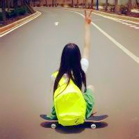 女生滑板高清头像 新潮带滑板的女生头像图片(11张)
