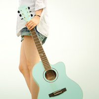抱着吉他的文艺女生头像合集 共46张