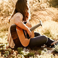 抱着吉他的文艺女生头像合集 共46张