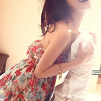 47张清新感拉满的碎花裙女生QQ头像