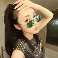 57张乖巧娇小女生上半身QQ头像合集