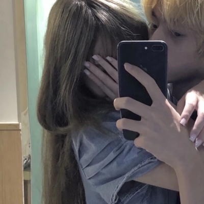 ins风高级感真人情侣头像 高清甜妹款共10张