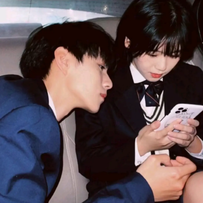 最新高清QQ情侣头像来啦！个性网整理了20张专属素材，满足情侣们换头像的需求。