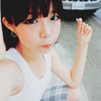 15岁高颜值女生头像合集 共12张神仙颜值头像