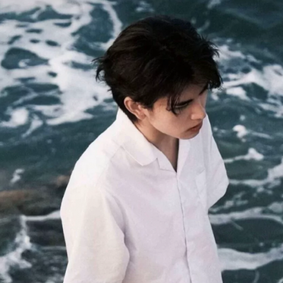 学生党专属！14张低调不显眼的真人情侣头像合集