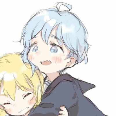 男生抱女生的可爱动漫情侣头像来啦（共2张）