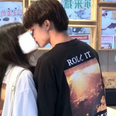 12张超甜真人双人情侣头像，亲密感拉满！