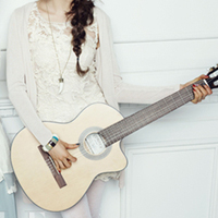 抱着吉他的文艺女生头像合集 共46张