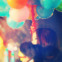 清新感拉满！9张带气球的女生头像合集