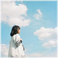 女生仰望天空的清新头像合集 28张好看的唯美女生头像