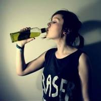 20张伤感喝酒女生头像 氛围感拉满的唯美头像合集