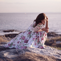 47张清新感拉满的碎花裙女生QQ头像