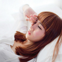 47张氛围感拉满！女生躺着的唯美头像合集