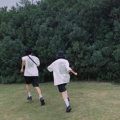 10组超甜真人情侣头像 一对两张分开版