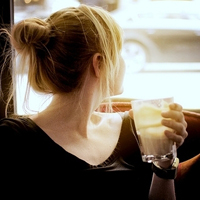 48张氛围感拉满！清新孤独感的欧美女生QQ头像合集