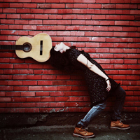 36张氛围感拉满！弹吉他的清新女生头像合集