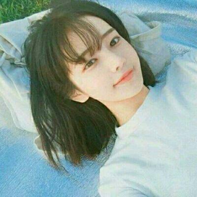 15张高清高冷气质短发女生头像 氛围感拉满