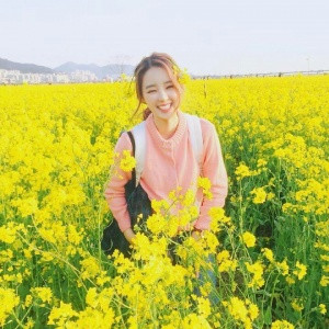 19张高清清纯气质美女微信头像合集